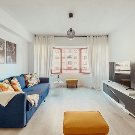 Elegant 3 Bedroom Apt - City Centre - Garage - Metro Лиссабон Экстерьер фото