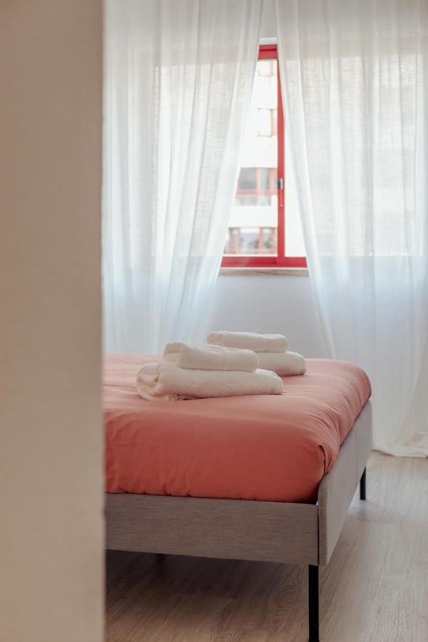Elegant 3 Bedroom Apt - City Centre - Garage - Metro Лиссабон Экстерьер фото