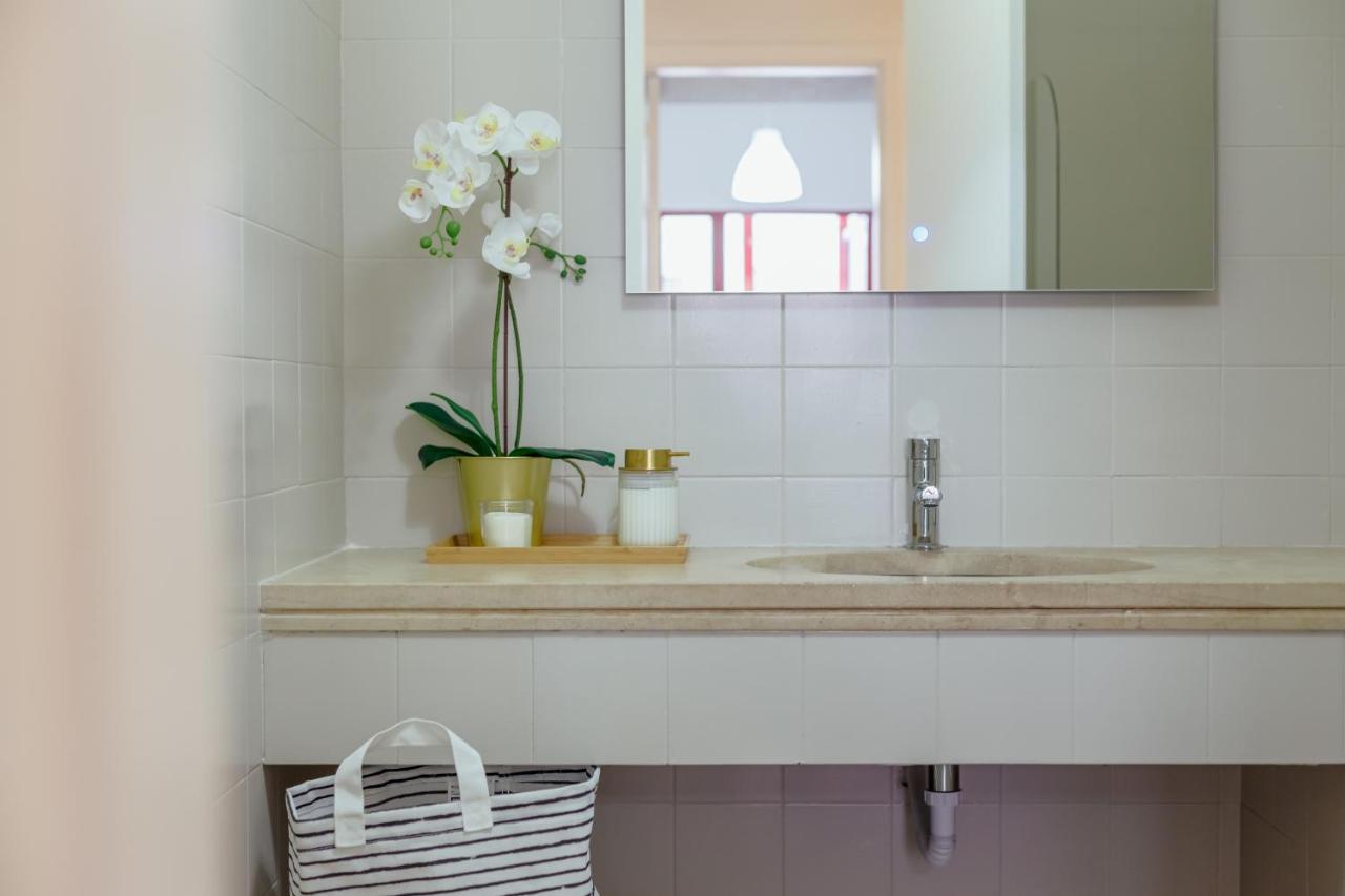 Elegant 3 Bedroom Apt - City Centre - Garage - Metro Лиссабон Экстерьер фото